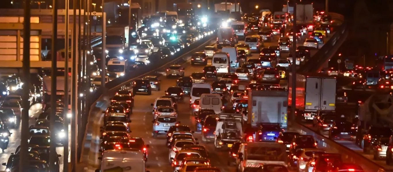 Αίρεται η απαγόρευση της κυκλοφορίας από τη Δευτέρα 28 Ιουνίου – Τι θα ισχύσει αναλυτικά